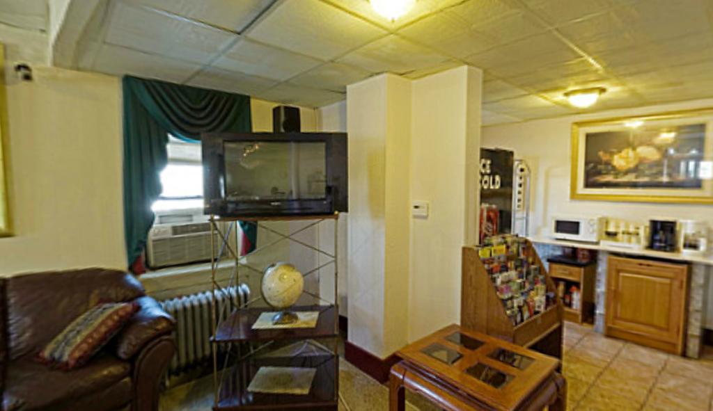 Americas Best Value Inn Dearborn Esterno foto